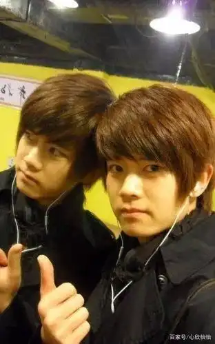 经过多年的洗涤,旧时光中的任嘉伦变得更加雅致