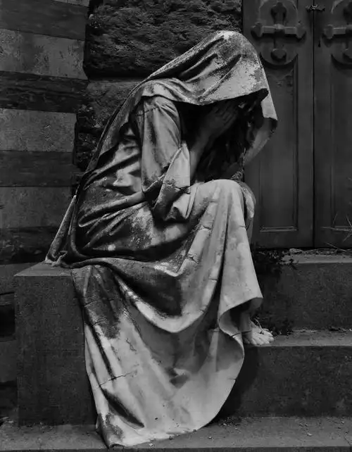 这是一个失落的世界有着肉眼可见的悲伤