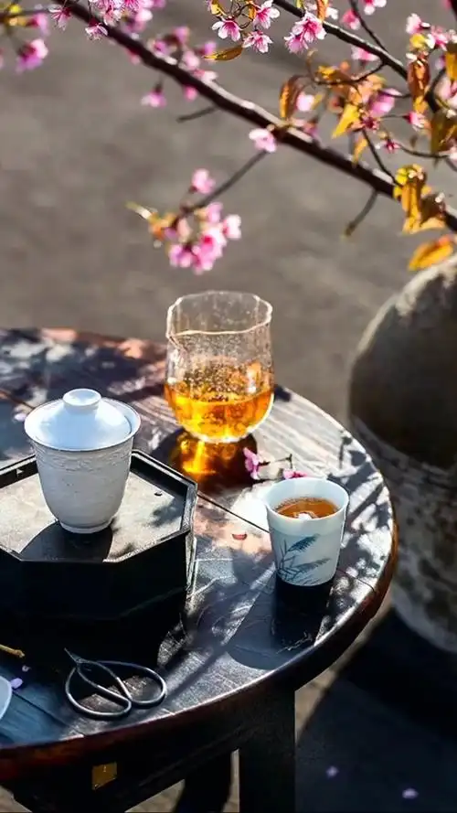 人生如茶,沉时坦然,浮时淡然