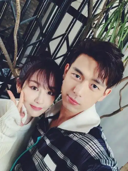 杨紫和李现现实生活中是情侣吗(杨紫与李现的恋爱瓜保真吗)(23)