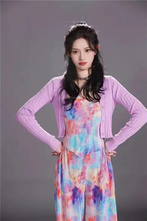 许若彤主演新剧《你好啊,生活》开机,新角色备受期待!