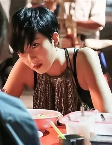 桂纶镁从"小清新课代表"变成"红唇女骗子"会更好看吗?