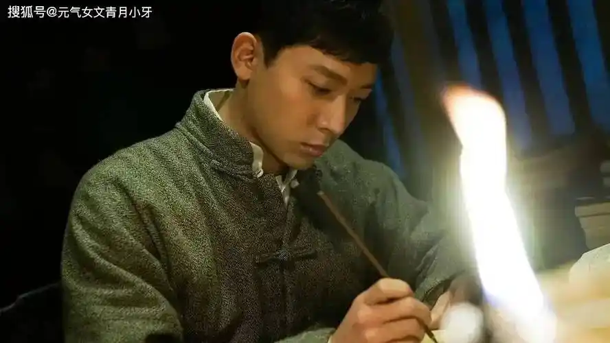 因为演了觉醒年代陈延年就被说是吸血烈士张晚意可太难了