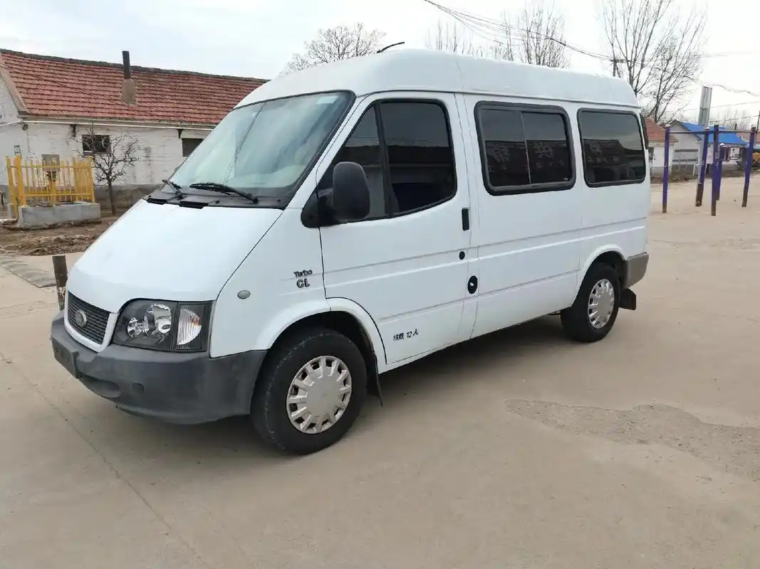 16年精品2.8t柴油12座全顺