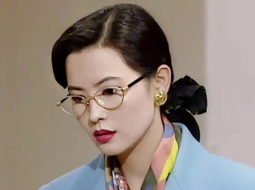 刘嘉玲被绑架"黑暗3小时",为何选择沉默?如今靠梁朝伟治愈