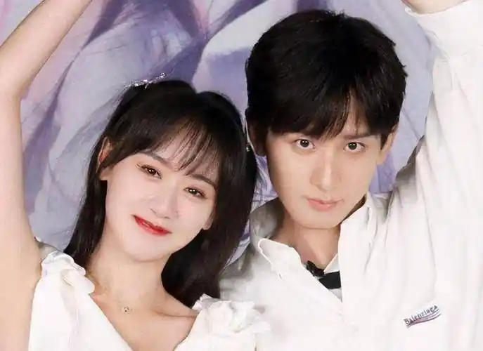 袁冰妍和成毅原本是恩爱的初遇夫妇,cp档因为云歌会上的互动让一众cp