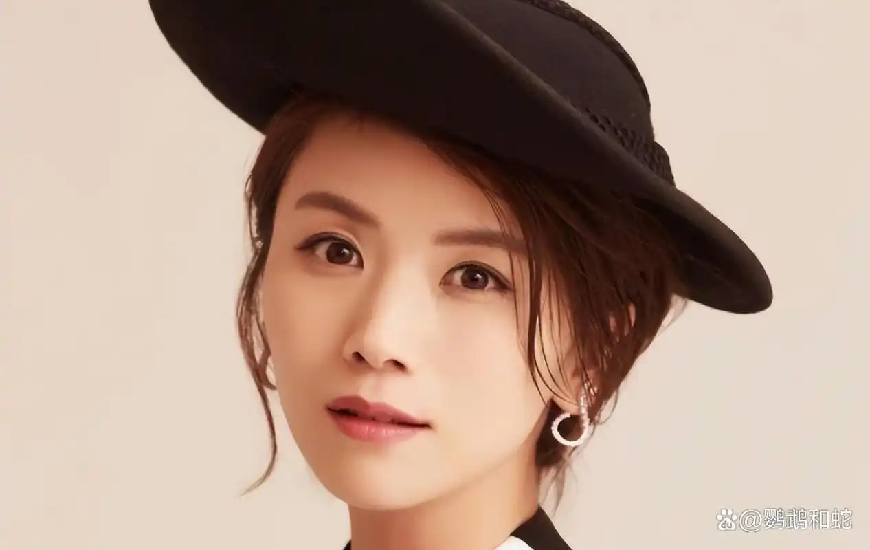 陈思诚前女友曹曦文晾娃,女儿像富豪爸爸,12岁身高140让她焦急