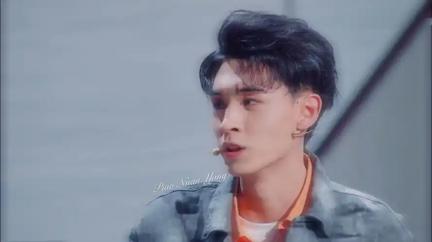 德云社秦霄贤笑起来真好看,抱图dd,传社交请留言,禁止删水印!