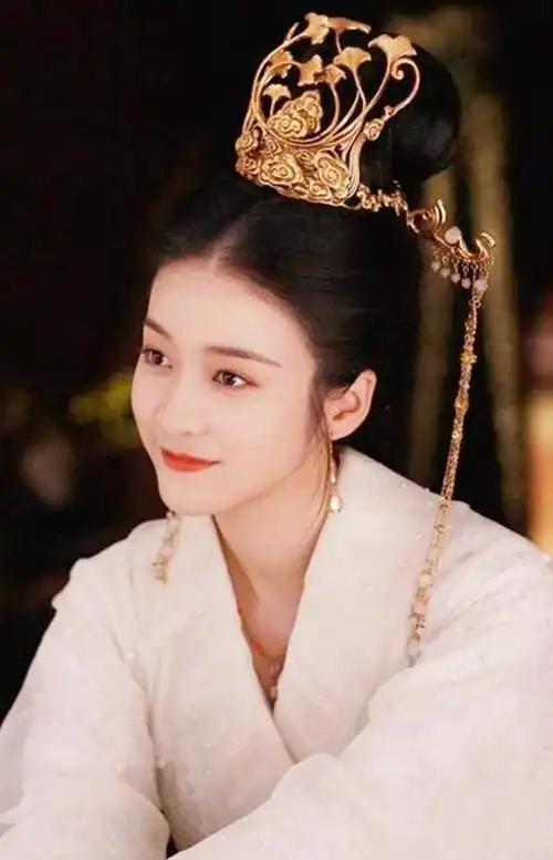 古装剧中女星戴金色发饰前4位美翻了唯独最后一位是来搞笑的