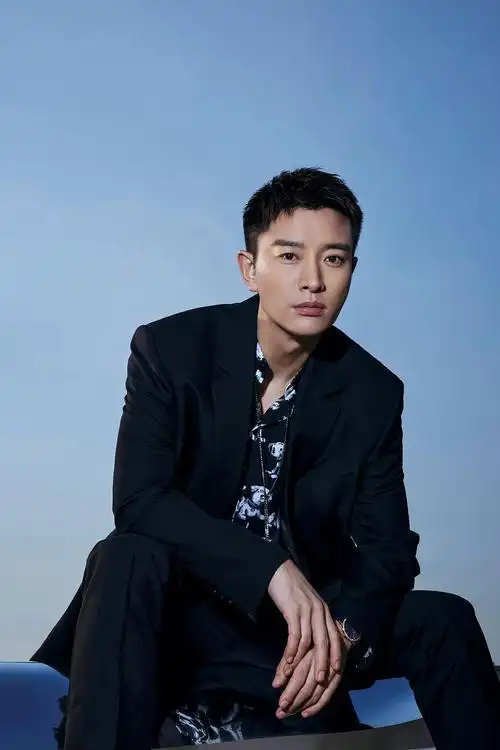 回顾贾乃亮聚会后带美女回家疑似恋情曝光和李小璐复婚无望