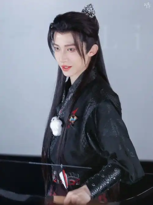 刘宇天选国风美少年#刘宇的舞台表演总是让人眼前一亮,他身着汉服