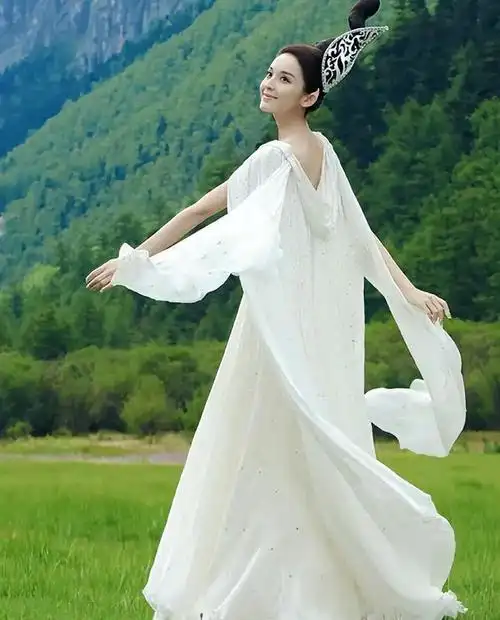 古力娜扎的感情往事:交往5个富二代男友,竟然个个是渣男