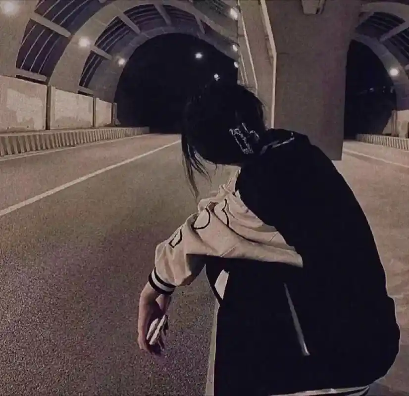 适合刚分手的伤心的心累的女生头像