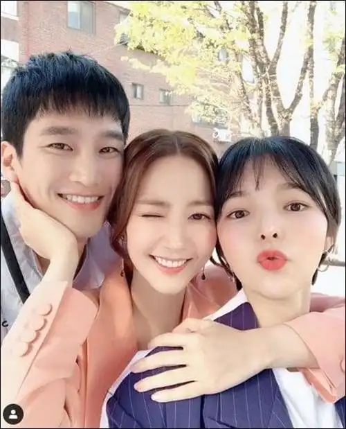 认可,今年8月认爱人气女团blackpink成员jisoo更是备受外界高度关注!