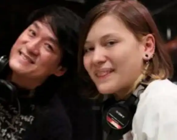 57岁周华健与老婆合照如母子不离不弃30年只为当初那个承诺