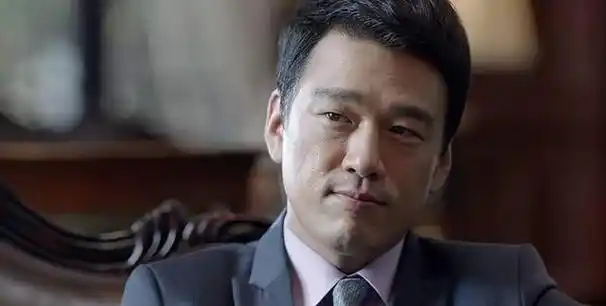 王耀庆:从霸道总裁到搞笑大叔的跨界之旅,如今靠"骚浪贱"爆红