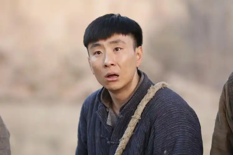 中国内地男演员,出身于吉林长春一个戏剧世家,这个东北爷们却有着南方