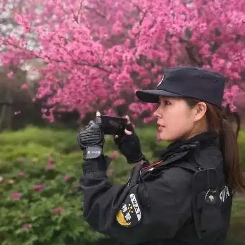 你想认识的女特警,是她!