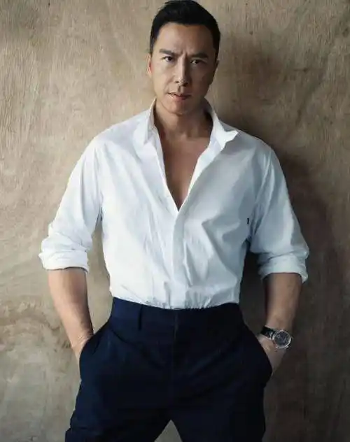 这差了40年,甄子丹17岁青涩照曝光,还是17岁模样_巨星_电影_照片