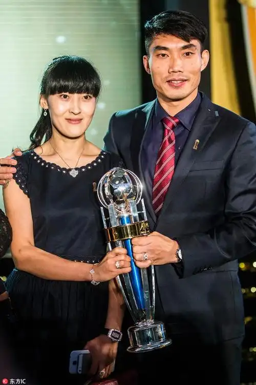 郑智与妻子邵娜,署名:东方ic