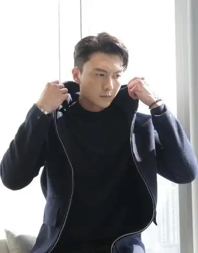 王浩信蔡思贝获最佳男女主,妻子陈自瑶表情耐人寻味,绯闻成真?