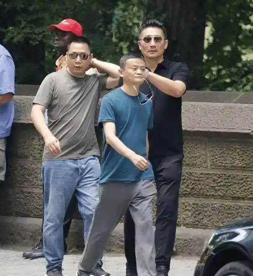 他是马云的贴身保镖,年薪百万,14岁时打遍天下无敌手,如今怎样了