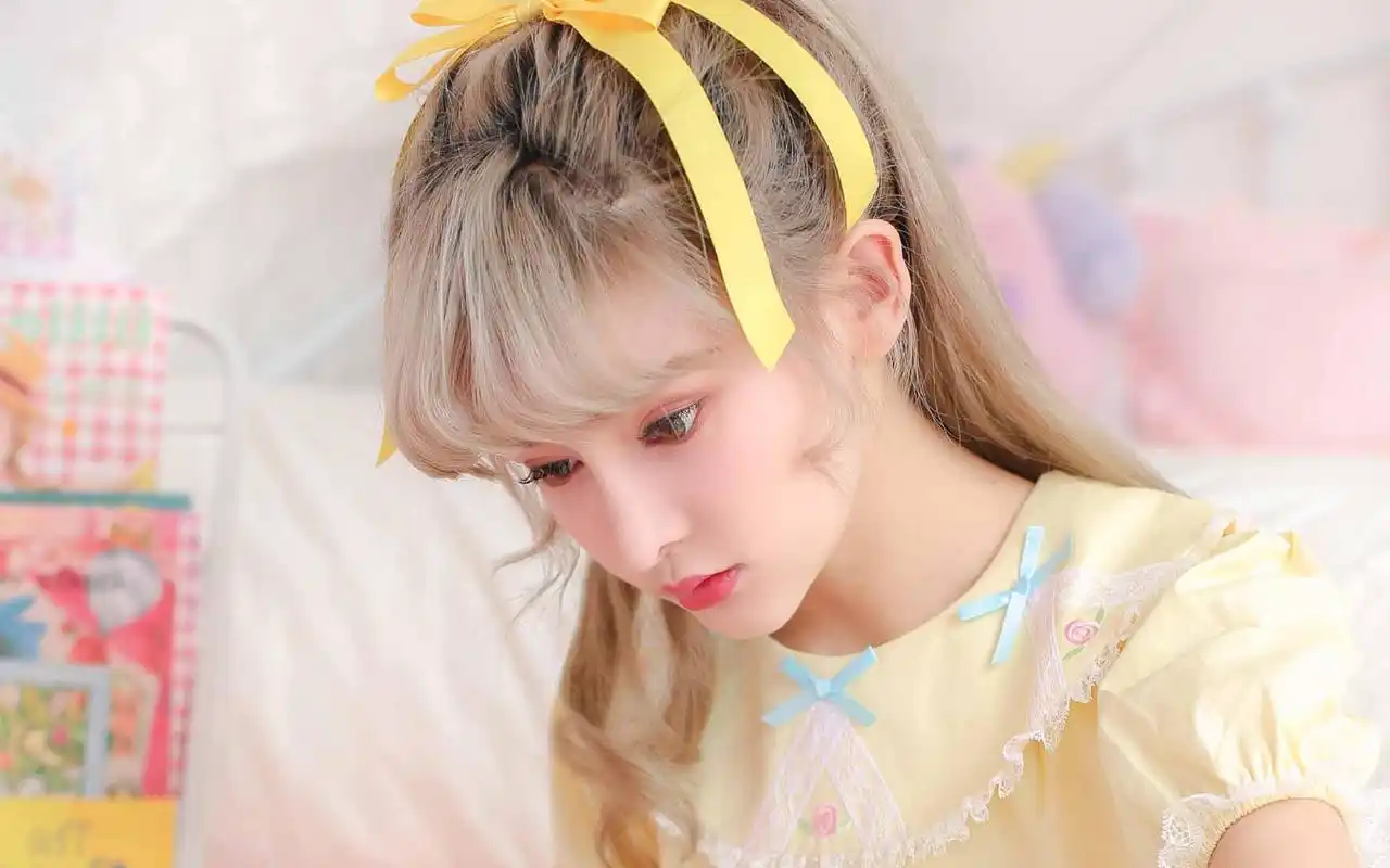 可爱萌妹子公主裙唯美梦幻写真图片壁纸