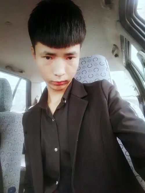 花小龙照片yy花小龙个人相册私照_花小龙相册 - yy live主播资料库