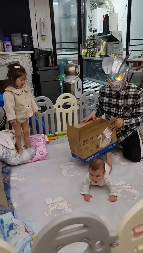 赛罗要带小宝宝去光之国玩