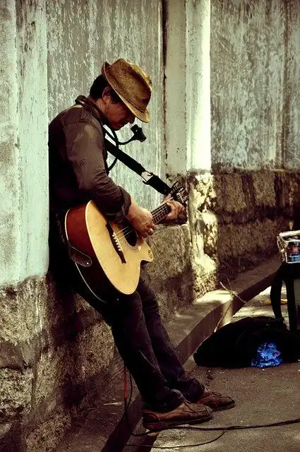 岛上的流浪歌手