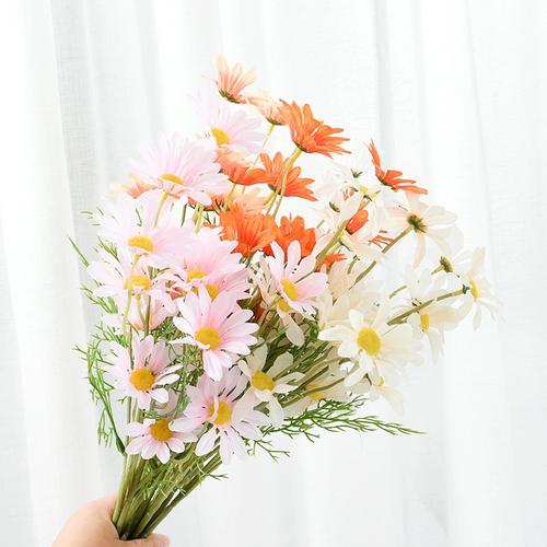 韩国ins风写真手拿小雏菊假花仿真花摆拍波斯菊 摄影背景拍照道具