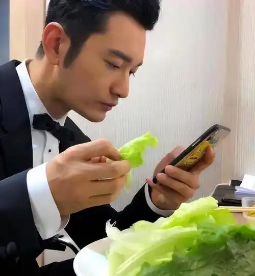 有人每天运动4小时,有人5个月三餐只吃水果_彭于晏_黄晓明_彭昱