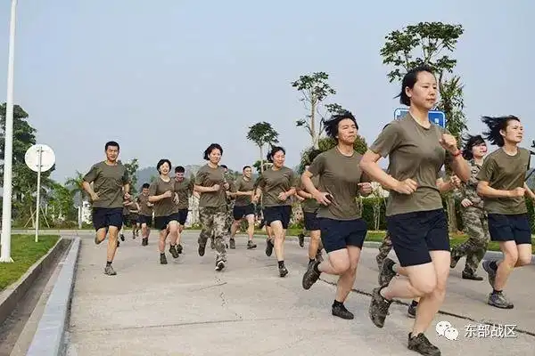 强军须强体!女兵用汗水浇灌"新大纲"