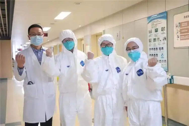 拜年 加油 ▼《抗击疫情》王洁 浙大四院 定让病毒无处遁形 ▼《2020