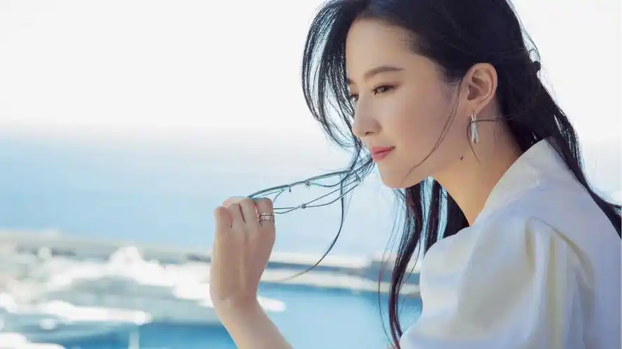 高颜值女神刘亦菲清新淡雅写真