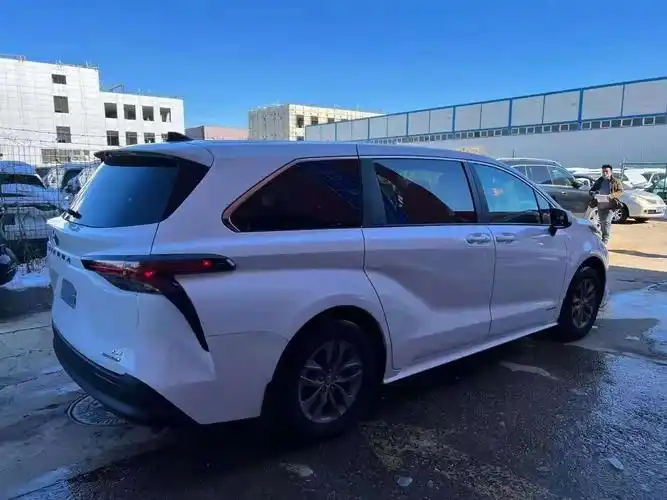 2021款丰田塞纳25le两驱手续齐减价送礼