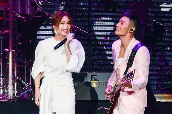 放闪专用!李荣浩悄悄开ig只为追踪杨丞琳一个