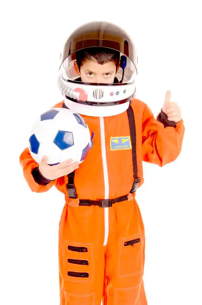 宇航员,小男孩打扮成一名宇航员,在白色孤立
