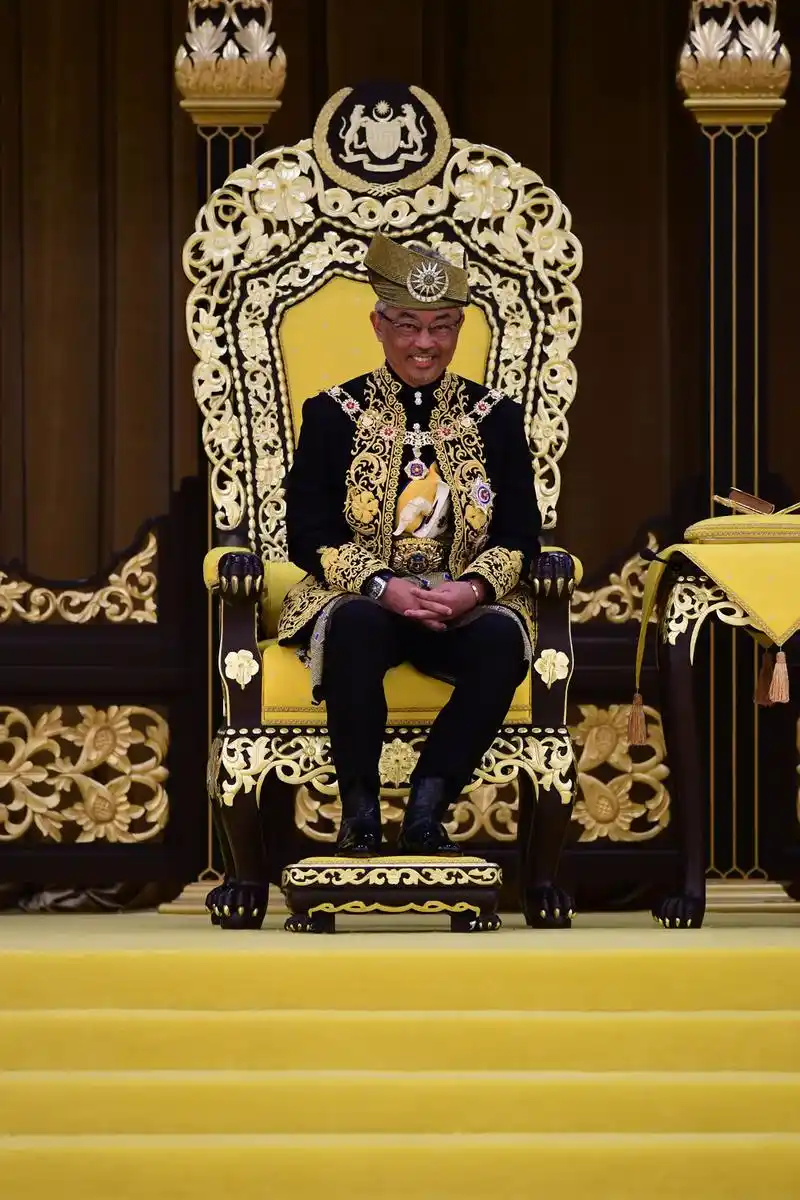 热点_ 马来西亚新任最高元首正式登基