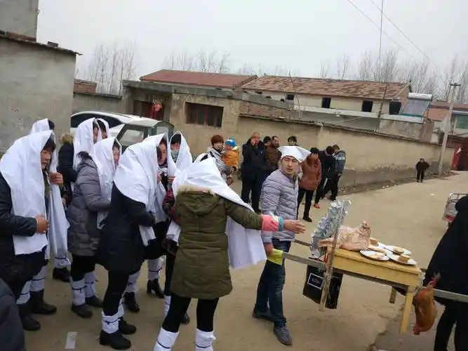 在春天记下一场乡村葬礼