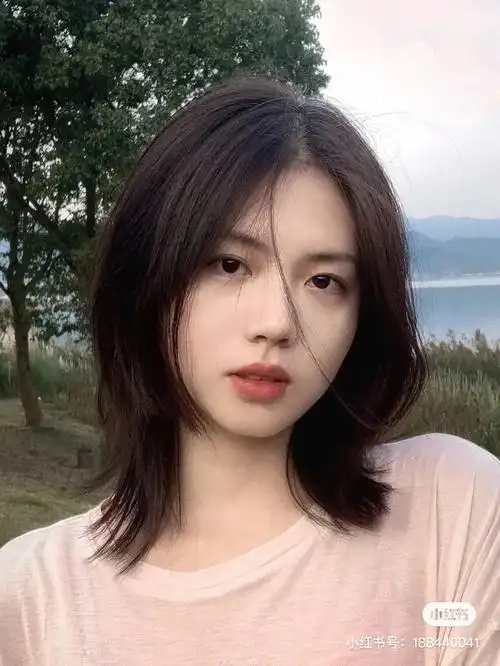 点击就看组头魅力——女高中生在线秒变大妈!