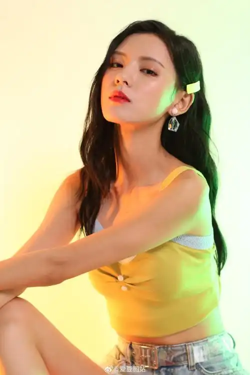明星生图##高清壁纸##人像摄影##张予曦##张予曦腰臀比