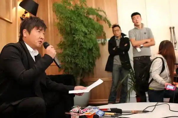 孙楠开发布会澄清涉毒传闻 决口不提前妻买红妹(图)