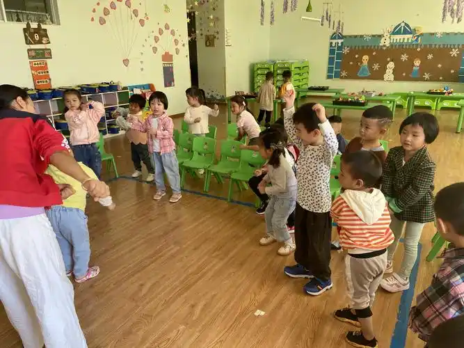 乖娃娃幼儿园国际苗苗一班宝贝一月成长