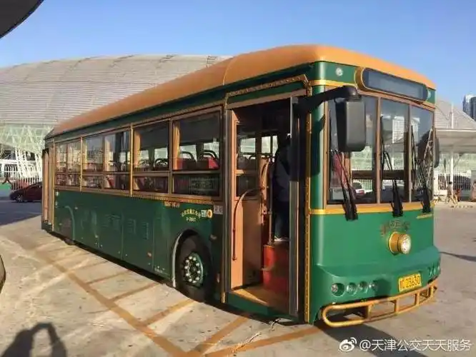 天津最美公交车来了复古铛铛车正式发车一起来穿越吧