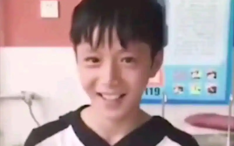 小时候的刘耀文儿好质朴啊