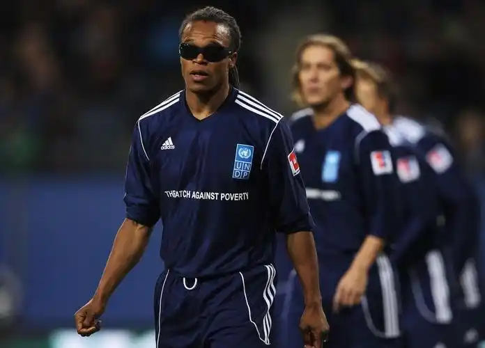 主题:齐丹的身材保持的还不错啊,旁边的那个么.(图)