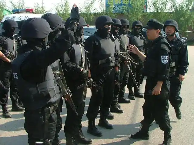 为什么特警在执行任务的时候要蒙面?