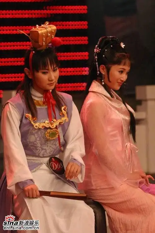 图文;红楼梦济南赛区总决选--女生反串贾宝玉