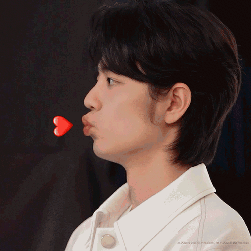 肖战又嘟嘴